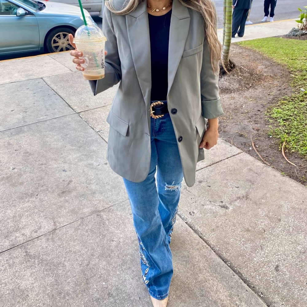 - ZARA BEAUTIFUL BLAZER NEW